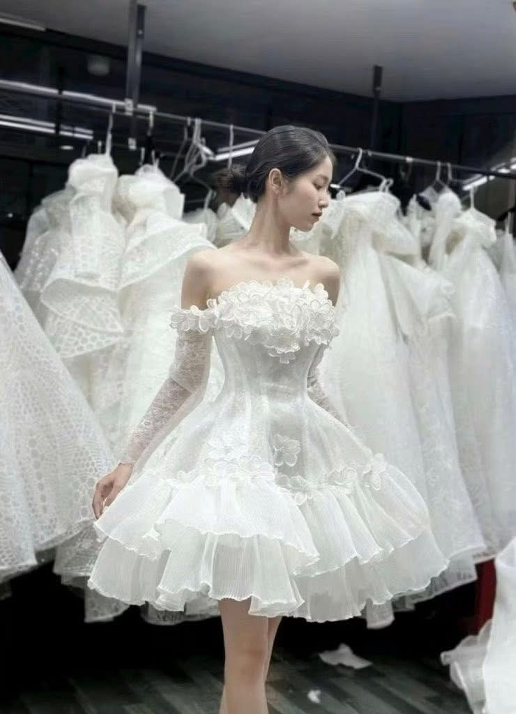 https://www.vayhoasim.vn/Đầm trắng cúp ngực đính hoa Size S - Mã TRSK176